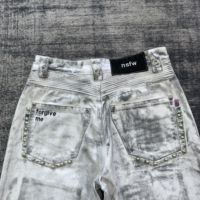 DENIMGUYS Nouveau Design Jean Homme Effet Usé avec Patchs en Relief aux Genoux, Style Urbain, Plissé et Logo Brodé