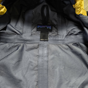 Nhà sản xuất áo khoác ngoài bằng vàng tùy chỉnh, áo khoác chống nước cho nam và nữ - Product Image 5