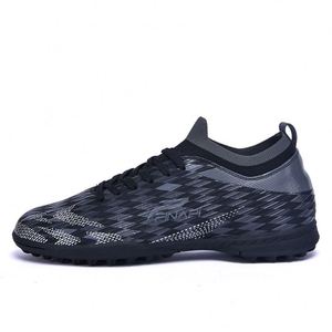 Vente en gros usine TF Chaussures de football à coupe basse respirantes en maille antidérapantes pour entraînement sur terrain synthétique - Product Image 3