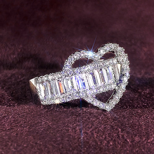 Anello a cuore scintillante per donna, gioiello da dito dolce e alla moda - Product Image 6