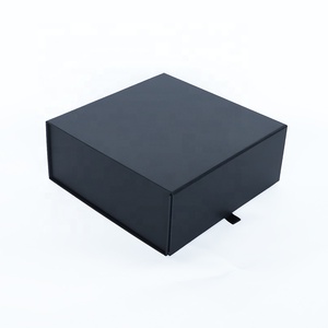Caja de regalo plegable de embalaje de fijación magnética plegable de lujo Premium personalizada negra mate con cierre de bloqueo magnético - Product Image 2