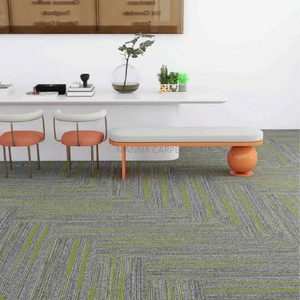 Dalles de moquette économiques et faciles à installer pour bureau et maison, 100*25, <span class=keywords><strong>boucle</strong></span> en velours, amortissement acoustique, support en nylon et PVC - Product Image 3