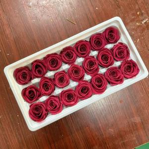 Lot de 21 roses éternelles réelles et préservées de haute qualité, élégantes, pour la Saint-Valentin et autres occasions - Product Image 4