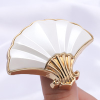 Boutons en métal sur mesure de formes spéciales, placage de haute qualité, boutons en alliage de zinc écologiques, boutons en métal doré pour vêtements