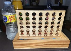 Tablero clásico Line Up 4 Juego para sala de estar Decoración de mesa rústica y uso como juego Tablero de estrategia de decoración de habitación de invitados de madera superior - Product Image 4