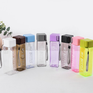 Bouteille d'eau en plastique carrée avec cordon, anti-fuite, design MY BOTTLE, pour les sports de plein air, l'école, les voyages et l'hydratation quotidienne - Product Image 1
