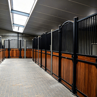 Façades de boxes pour chevaux sur mesure, galvanisées à chaud et thermolaquées, en bambou, pour club équestre commercial