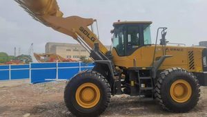 Sdlg รถตักล้อหน้าแบบใช้แล้ว LG956 5ตันพร้อมมอเตอร์เครื่องยนต์และปั๊ม - Product Image 5