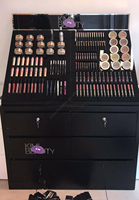 Soporte de exhibición de maquillaje superior de podio cosmético acrílico personalizado para tienda de cosméticos Perfume productos para el cuidado de la piel accesorio de exhibición