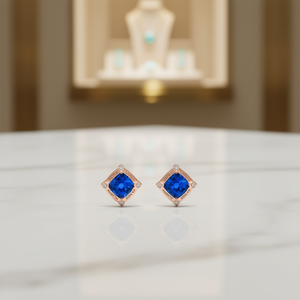 Orecchini a Perno in Oro Rosa con Gemma Blu, Taglio Principessa, Design Geometrico Classico per Uso Quotidiano, Gioielli da Donna - Product Image 2