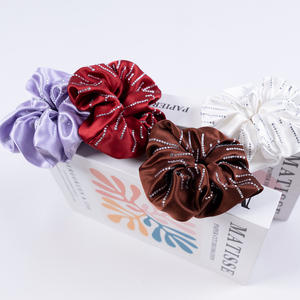 Chouchou en Soie de Mûrier Grade 6A avec Diamants, Nouveau Design 2026, Chouchou en Soie Personnalisé Couleur Unie 30 Mommes, Durable, Faible MOQ - Product Image 1