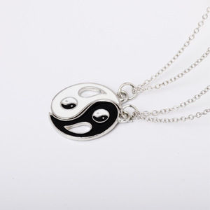 Collier pendentif thème Yin Yang en argent 925 plaqué rhodium, minimaliste, unisexe, pour tous les jours, bijoux fins - Product Image 3