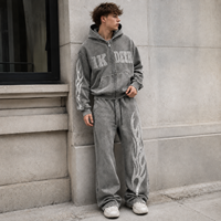 Ensemble survêtement IKDEER personnalisé vintage délavé avec sweat à capuche zippé et pantalon large imprimé flamme pour tenues quotidiennes streetwear et hip-hop