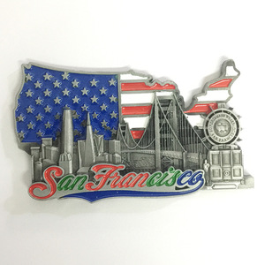 Abridor de Botellas Magnético para Refrigerador con Diseño de la Puente Golden Gate de San Francisco, Recuerdo Metálico Retro en Tono Negro, Cobre y Dorado, Bandera de EE. UU. y Horizonte Urbano - Product Image 4