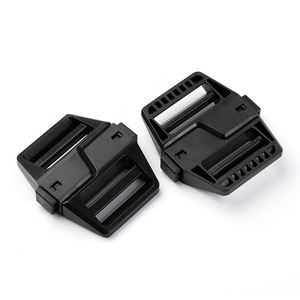 Hebilla de plástico negra de 32 mm para bolsos, mochilas, correas, riñoneras y accesorios - Product Image 1