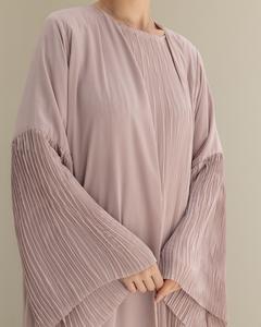 Elegante Set Abaya Islamico da Donna in Due Pezzi, Stile Dubai con Abito Interno Plissettato e Veste Esterna, Design Turco di Lusso - Product Image 2