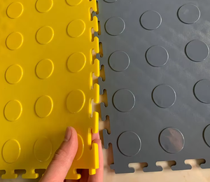 Azulejos de suelo de garaje autonivelantes de diseño moderno Pisos de PVC de vinilo PP con instalación de clic <span class=keywords><strong>para</strong></span> garajes detallados - Product Image 6