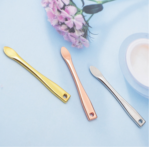 韓国再利用可能なローズゴールドスキンケアスパチュラスプーン亜鉛合金ミニメタル化粧品スパチュラ - Product Image 1