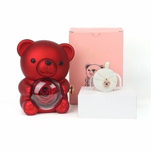 Scatola Portagioie Girevole a Forma di Orso con Rose Stabilizzate, Design Floreale Eterno, Logo Personalizzabile, Confezione in Cartone, Natale - Ingrosso Fabbrica - Product Image 1