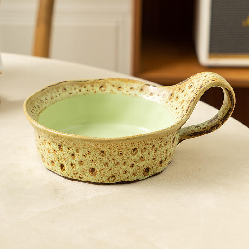 Grande tasse de petit-déjeuner cuite au four à motif léopard vert