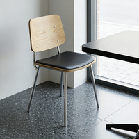 Mobilier de restaurant de style moderne, adapté aux cafés décontractés et aux pâtisseries. La qualité des tables et des chaises est excellente