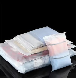 Sous-vêtements jetables en PE imprimés personnalisés, recyclables, sac à fermeture éclair givré, emballage <span class=keywords><strong>de</strong></span> vêtements en PVC, sacs à fermeture éclair pour bikini, logo - Product Image 3