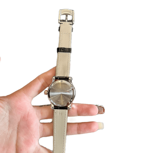 Reloj Unisex de Lujo Ligero con Números Romanos, Cristal de Zafiro Digital, Correa de Acero Inoxidable de 30 mm, Dos Tonos, Elegante, Versátil - Product Image 4