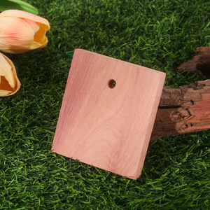Pendentif Décoratif en <span class=keywords><strong>Copeaux</strong></span> de Bois de Cèdre <span class=keywords><strong>Rouge</strong></span> pour la Maison, Anti-Mites, Anti-Odeurs, Parfum Naturel Durable, Anti-Insectes, Désodorisant - Product Image 1