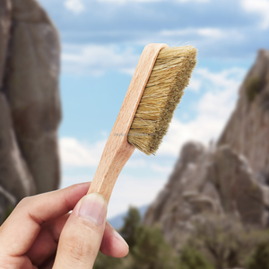 Cepillo de Escalada Ultra Duradero con Cerdas de Pelo de Jabalí, Cepillo para Escalada en Roca y Boulder, Cerdas Gruesas para Escalada, Campismo y Senderismo - Product Image 6