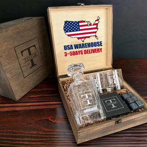 Ensemble de carafe à whisky avec verres à whisky, sous-verres et carafe à whisky en pierre cadeau pour les amoureux du bourbon - Product Image 1