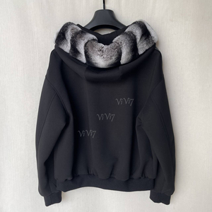 ViVi7 Vendita all'Ingrosso: Acquista 3 Pezzi e Ottieni il 10% di Sconto, Lussuoso Cappotto in Vera Pelliccia di Rex per Donna, Morbido e Caldo, Fatto a Mano - Product Image 2