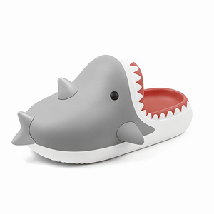 Sabots de jardin en EVA pour enfants unisexes, motif requin de dessin animé, antidérapants, légers, chaussures de plage et d'eau avec breloques DIY pour tout-petits garçons et filles - Product Image 4