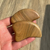 Outil Gua Sha en bois de santal naturel en gros, idéal pour le massage facial, le Gua Sha du dos et le grattage des méridiens du corps entier
