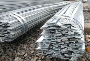 قضبان فولاذية مسطحة مخصصة من نوع Q195 وQ235 وQ355 وSS400، قضبان فولاذية كربونية مسطحة مدرفلة على الساخن بحواف مشقوقة للبناء - Product Image 2