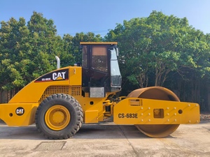 Rouleau vibratoire CATERPILLAR CS-683E 683E 683 en bon état, meilleur prix, certification CE, vente chaude, original USA, forte compression, faible nombre d'heures de fonctionnement - Product Image 2