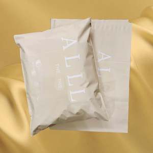 Sobre de Correo Biodegradable Autoadhesivo, Bolsa de Embalaje de Plástico para Envíos Postales de Ropa - Product Image 1