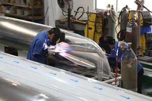 Neuheit: 27 Fuß Aluminium Pontonboot mit Schwimmsteg und Bügel, Luxuriöses GFK-Partyboot zum Cruisen, Angeln und für Sport, inklusive Außenbordmotor - Product Image 6