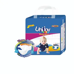 马来西亚的婴儿Unijoy纸尿裤