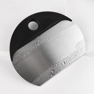 Cortador de masa multiusos de acero inoxidable con escala de medición Cortador de repostería Raspador de masa para hornear - Product Image 2