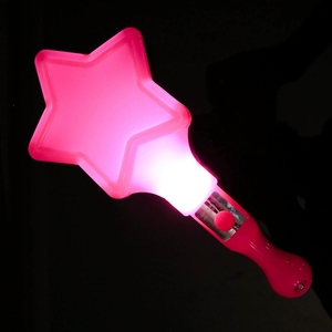 ไฟ LED รูปดาวห้าแฉกแบบขายส่ง ไฟกระพริบแบบถือสำหรับเชียร์คอนเสิร์ต พร้อมโลโก้สั่งทำได้ - Product Image 5