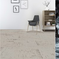 Dalles de moquette commerciales modernes 100 % nylon tuftées, avec support en PVC antidérapant, résistantes à l'eau et écologiques, pour la maison, le bureau et les salles à manger