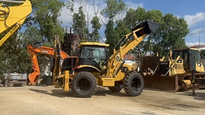 Chargeuse-pelleteuse JCE 4CX, moteur Cummins, hydraulique MOOG, charge nominale de 7 tonnes, modèle 2023, bras et godet jaunes, équipement de construction - Product Image 5