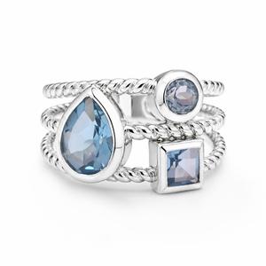 Anillo de Plata de Ley 925 con Topacio Azul - Diseño de Racimo Multicorte sobre Banda con Textura de Cuerda - Product Image 1