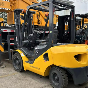 Chariot élévateur diesel Komatsu FD30 d'occasion, transpalette de 3 tonnes Komatsu d'occasion en stock à vendre à Shanghai - Product Image 1
