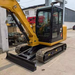 Excavatrice hydraulique Caterpillar 306E2 conçue pour le creusement, le terrassement, le chargement et la manutention de matériaux dans les zones urbaines - Product Image 3