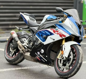 Utilisé pour la <span class=keywords><strong>BMW</strong></span> <span class=keywords><strong>S1000rr</strong></span> 2018. 1000 cm³. Motos sportives d'<span class=keywords><strong>occasion</strong></span> de haute qualité - Product Image 1