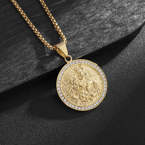 Collier pendentif Saint George chevalier tueur de dragons en acier inoxydable plaqué or serti de diamants, bijou unisexe, cadeau - Product Image 3