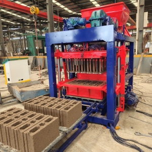 Machine à briques creuses QT4-<span class=keywords><strong>25</strong></span>, machine automatique <span class=keywords><strong>de</strong></span> fabrication <span class=keywords><strong>de</strong></span> blocs <span class=keywords><strong>de</strong></span> béton solides, <span class=keywords><strong>prix</strong></span> d'usine - Product Image 1
