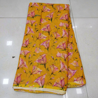 Tissu en mousseline de polyester imprimé numérique à motifs floraux, léger et doux, idéal pour les saris, les costumes, les robes et les kurtis de créateurs (vente en gros)