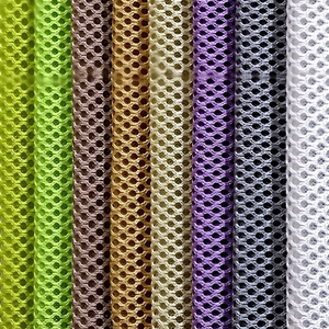 Tissu en maille warp 100 % polyester personnalisé, lavable et respirant, pour coussins de chaise à mémoire de forme, chaussures, tentes, voitures et articles pour filles - Vente en gros directe usine Chine - Product Image 1